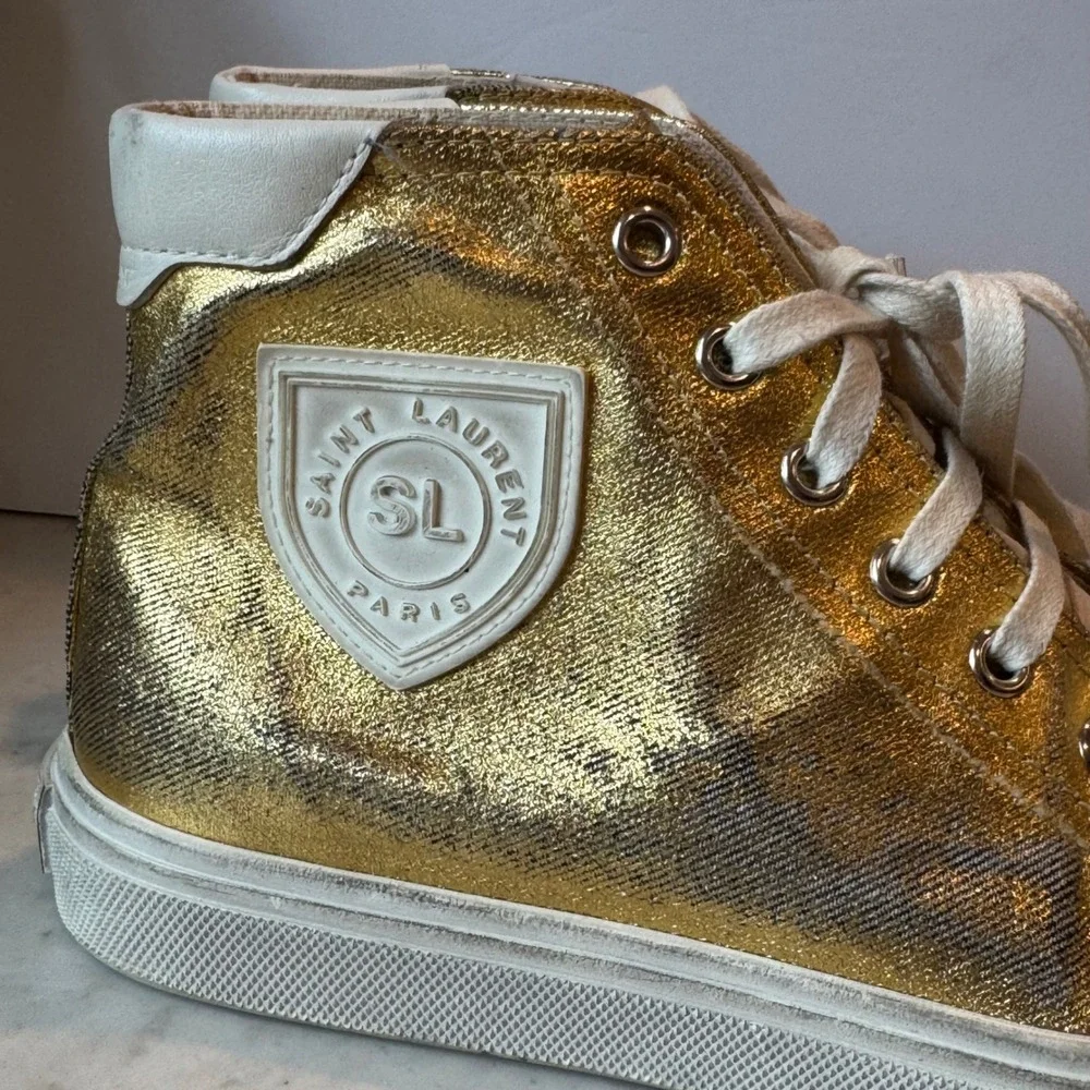 Distressed Calfskin Bedford Logo-Appliqued Hightop Sneakers 6.5 Gold Cream White